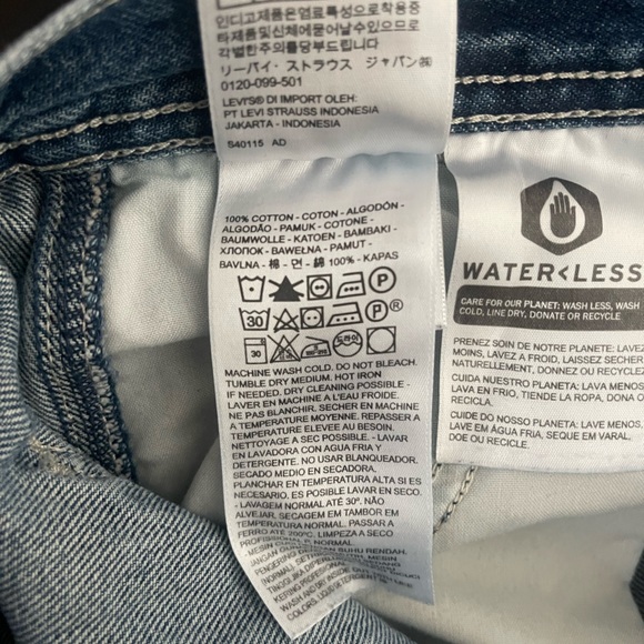 EUC Women’s Levi’s Premium Carpenter Boy Jeans - Picture 9 of 10